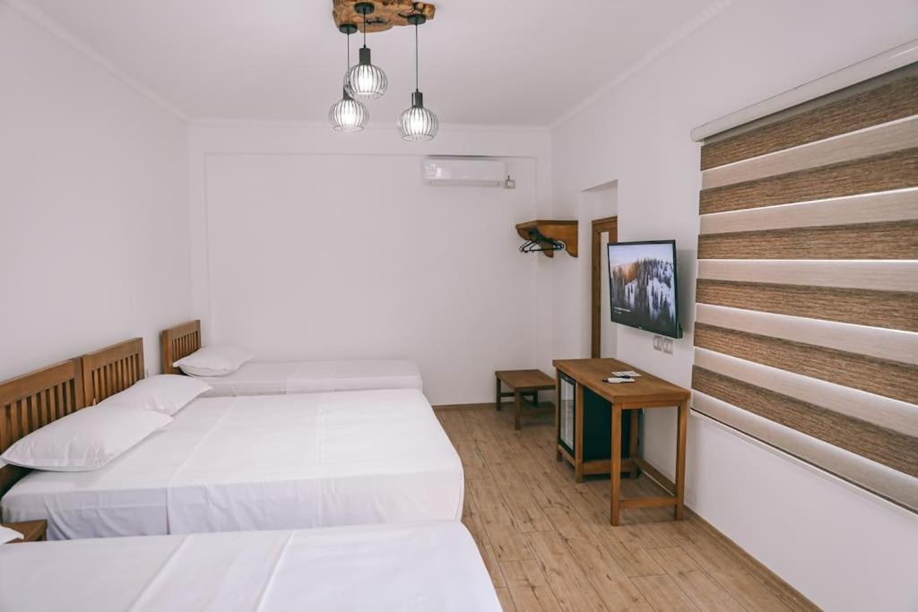 Cereni Guesthouse Берат Екстер'єр фото