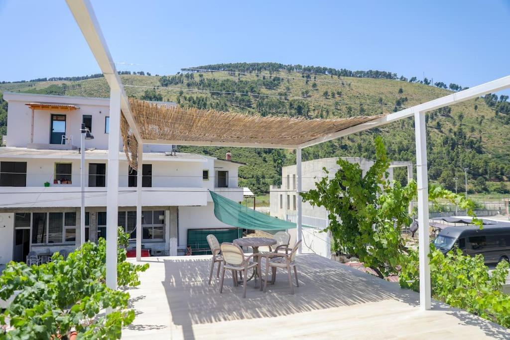Cereni Guesthouse Берат Екстер'єр фото